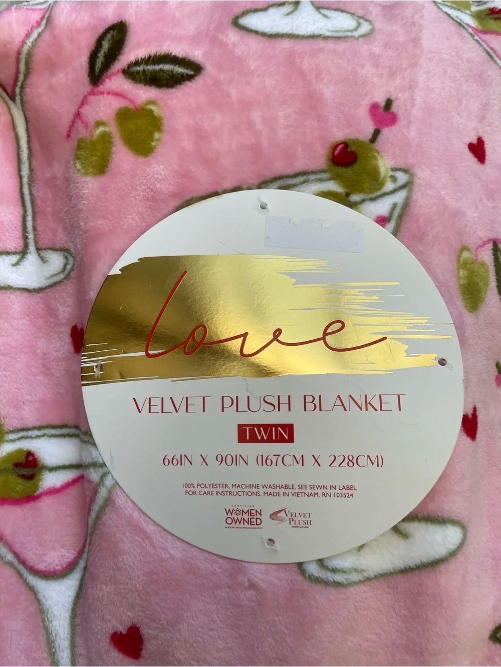 NWT Pink Martini And Olive Heart Patterned Oversized Velvet Plush Blanket